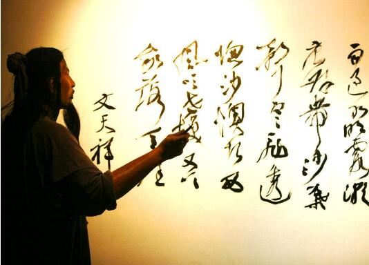 抗元英烈文天祥简介，文天祥是哪个朝代的人(南宋)