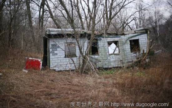 全球十大最恐怖的地方，墨西哥娃娃岛和法国巴黎地下墓穴