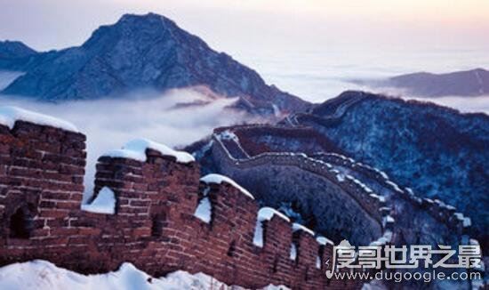 关于长城的传说故事，城墙上有块不敢动的定城砖