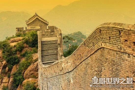 关于长城的传说故事，城墙上有块不敢动的定城砖