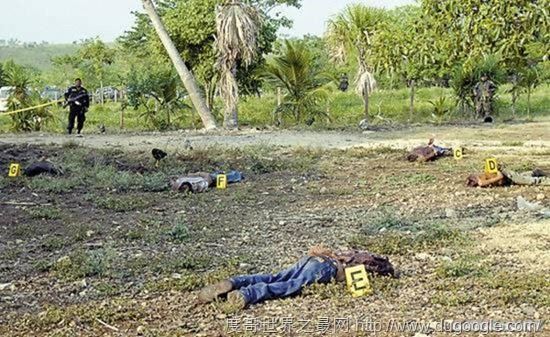 全球十大最恐怖的地方，墨西哥娃娃岛和法国巴黎地下墓穴