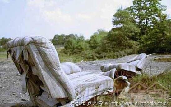 全球十大最恐怖的地方，墨西哥娃娃岛和法国巴黎地下墓穴