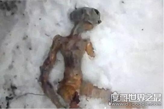 1947年罗斯威尔事件官方解密，退役少校证实UFO传闻(不是气球残骸)