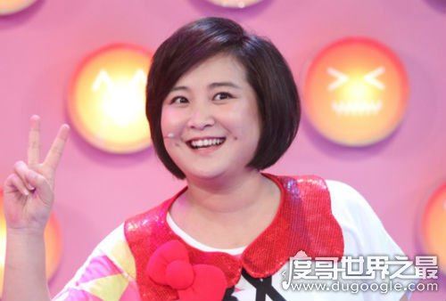 贾玲妈妈是怎么去世的，意外摔伤小脑当场死亡
