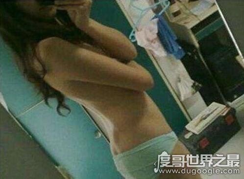 建桥女王美莼是建桥艳门照女主角，被前男友曝光大尺度床照