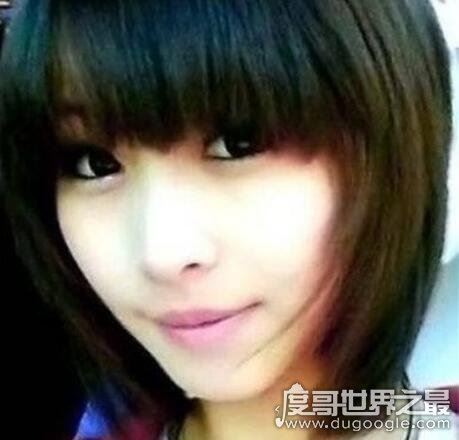建桥女王美莼是建桥艳门照女主角,被前男友曝光大尺度床照