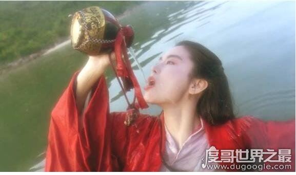 东方不败是男是女，原本是男人(在挥刀自宫后变得不男不女)