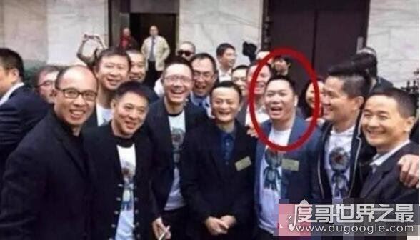 揭秘黄有龙是谁的司机,发家史被刻意隐藏(从司机变富豪)