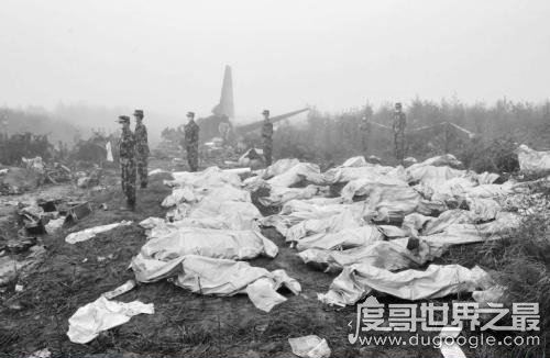 中国国际航空129号班机空难，共造成129人不幸遇难(警钟长鸣)