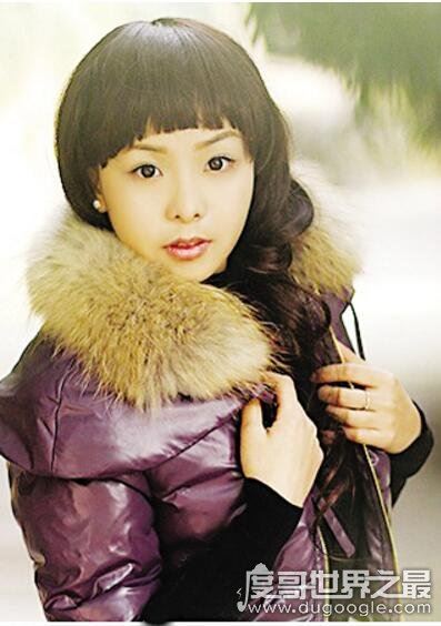 重庆一中校花何伊娜，因才貌双全而走红网络(组图)