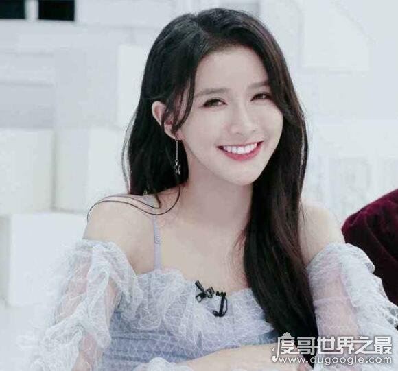 大马女神蔡卓宜经历过什么,有过一段婚史(前夫身份不一般)