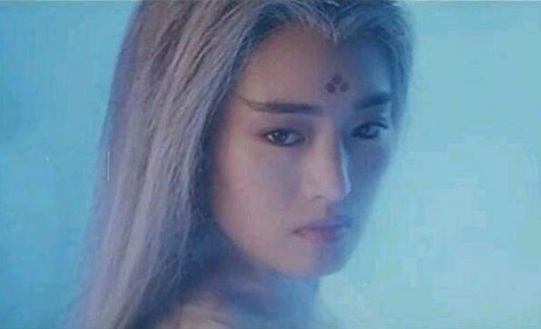 天山童姥叫什么？名叫巫行云(天龙八部中武功最高的女人)