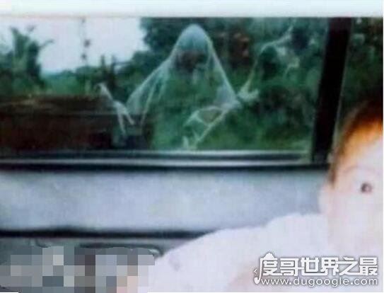 吓死人的鬼手自拍，拍下你身边看不见的恐怖鬼手