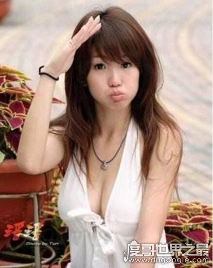 中国十大乳神排行榜，最美乳神是樊玲(喷血写真图)