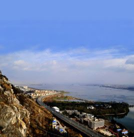 云贵高原上最大的湖泊，国家级旅游度假区（高原明珠）