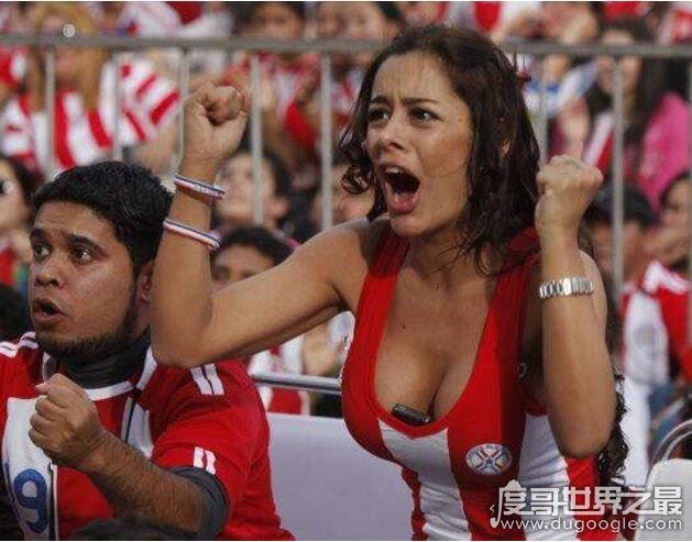巴拉圭第一乳神，拉里萨·里克尔梅(和中国乳神樊玲有一比)
