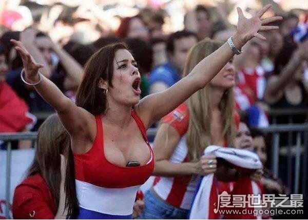 巴拉圭第一乳神，拉里萨·里克尔梅(和中国乳神樊玲有一比)