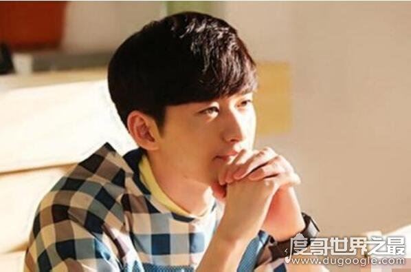 张翰悼念女粉丝，9个字看出他无限的沉重和惋惜