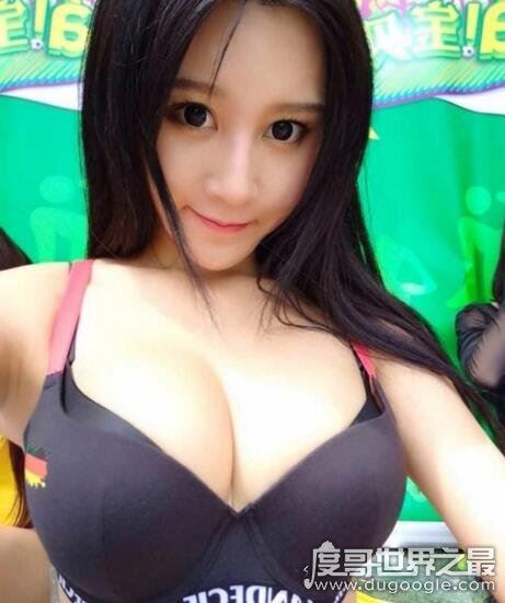 巴拉圭第一乳神，拉里萨·里克尔梅(和中国乳神樊玲有一比)