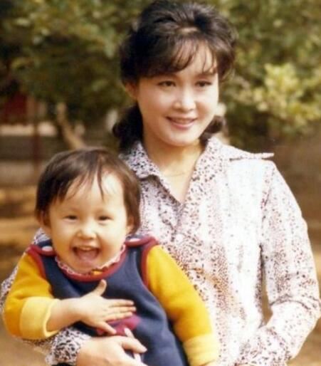 盘点李谷一的历任丈夫，第一任丈夫因无法生育而离婚