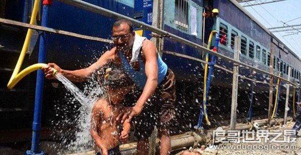 印度高温百人死亡，最高温高达50℃(柏油马路都被融化)