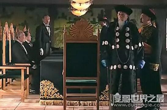 日本军官专业户平田康之，冈村宁次长相相似度90%