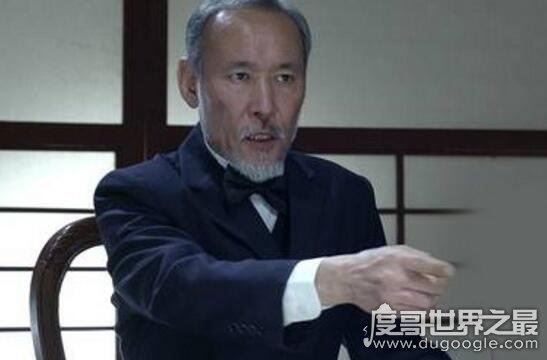 日本军官专业户平田康之，冈村宁次长相相似度90%