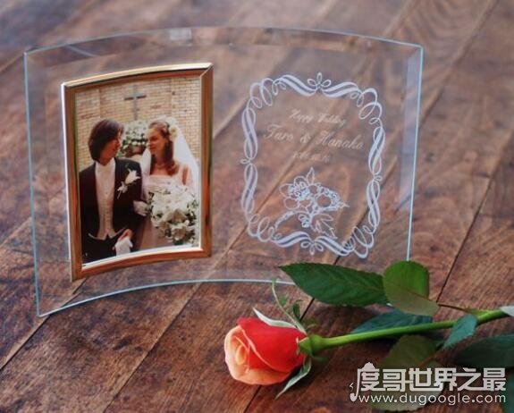 银婚是多少年，25周年纪念日被称为银婚