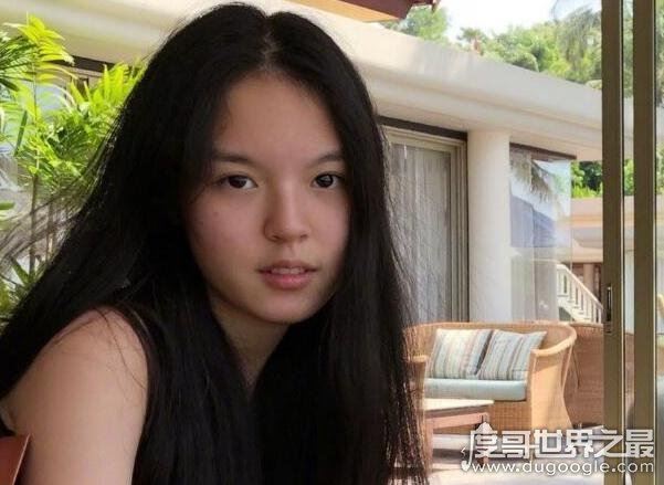 李勇16岁女儿法图麦·李近照曝光，再也没人吐槽她的长相了