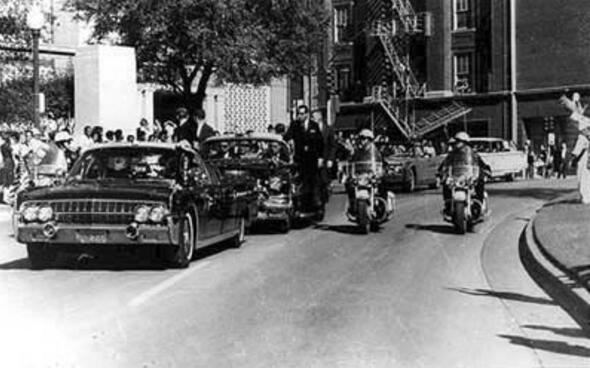 美国总统肯尼迪遇刺真相，真相成未解之谜(罕见现场照)