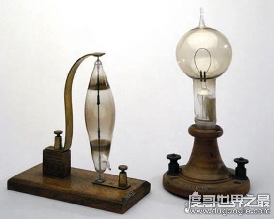 灯泡是谁发明的,灯泡最先是由亨利·戈培尔发明的