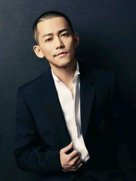 李炜睡苏醒女朋友事件，小号照片流出意外曝光（托奶天王）