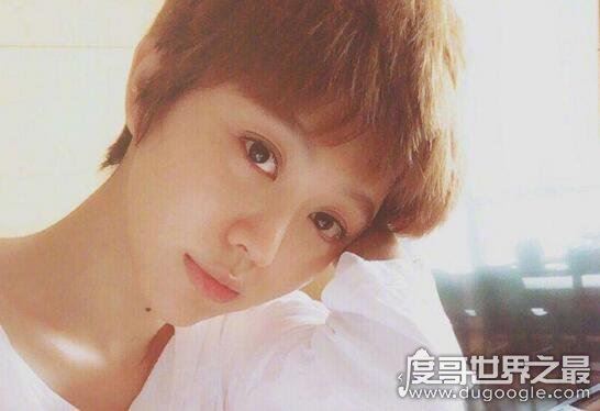 姜妍整容前后照片对比,干妈宋丹丹劝她不要整容