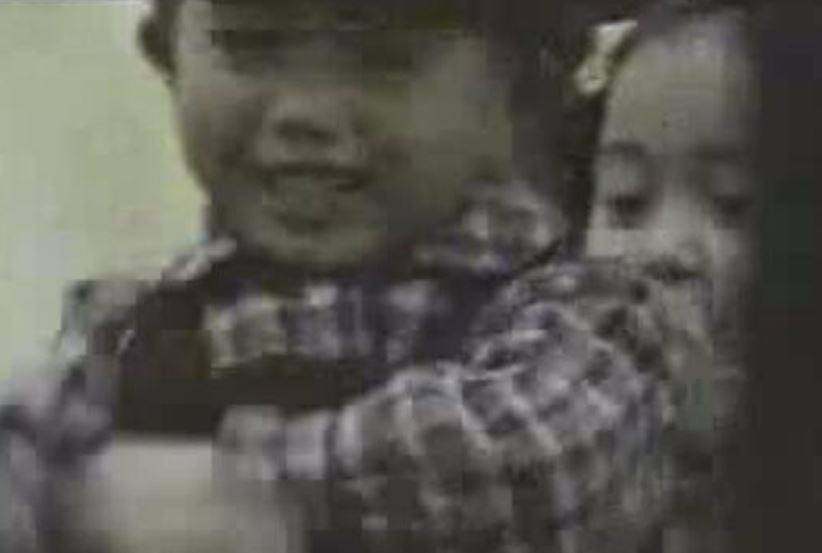 京九铁路灵异事件，广告里多出来一个小孩（真相如何）
