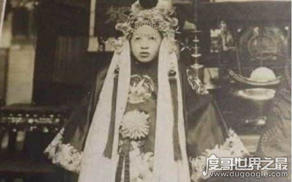 中国最恐怖的一张照片，细节令人毛骨悚然（山西冥婚照）