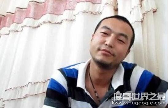 忐忑交警搞笑视频欣赏,他就是拍这个视频才丢掉工作的