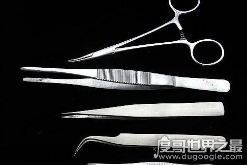 蜱虫叮咬后伤口图片，它的头会钻进人体内(皮肤会红肿一片)