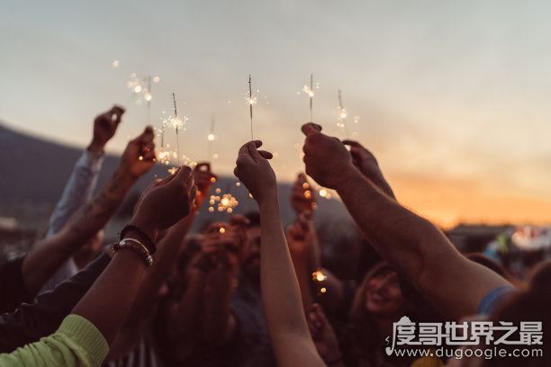 朋友说give me five什么意思，只是击掌的意思吗