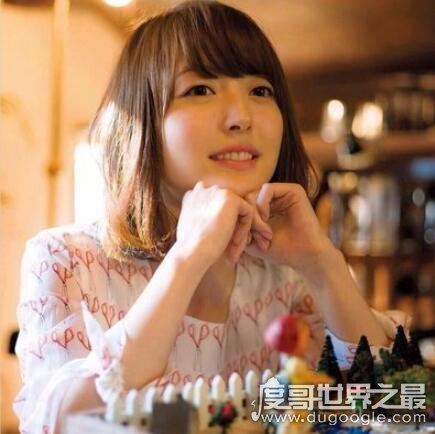 花泽香菜表情包，“兵库北的微笑”被黑粉恶意散播(附表情包)