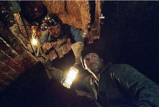 世界上最大的银行劫案，世界十大银行劫案(抢走30亿美金)