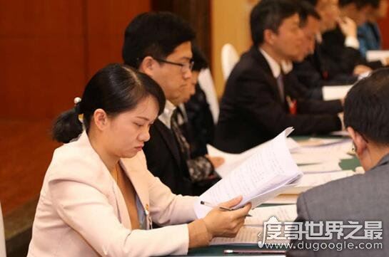 希望工程大眼睛女孩苏明娟现状，已经结婚生子