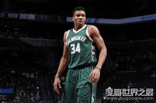 nba字母哥为什么叫字母哥，姓氏字母太长记不住(效力于雄鹿队)