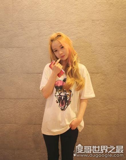 网红鼻祖具银恩典现在的样子，脱离当年清新脱俗模样(非常普通)