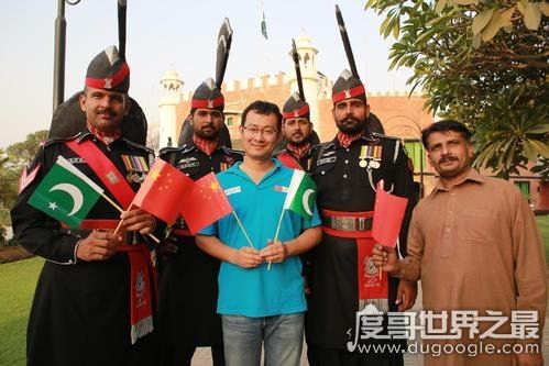 巴铁是什么意思，形容中国和巴基斯坦两国亲如兄弟