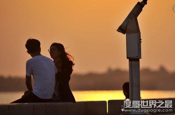 黑颜知己就是常说的“同性恋”，盘点各种(红/蓝等)颜知己的意思