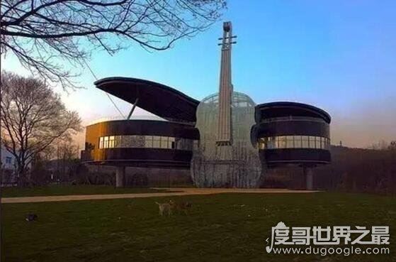 世界十大奇葩建筑，150米乒乓球大厦彰显世界霸主地位