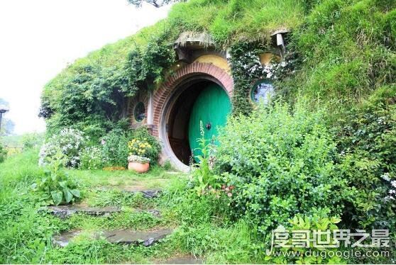 世界十大奇葩建筑，150米乒乓球大厦彰显世界霸主地位