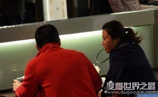 柳云龙妻子徐欣照片,大学同学结婚多年育有一女
