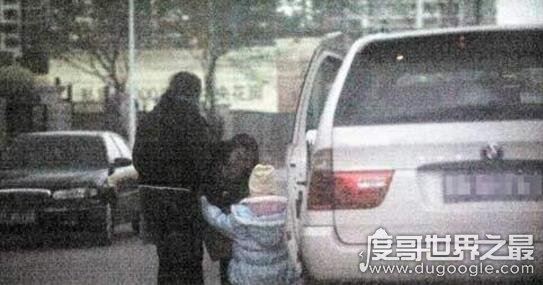 柳云龙妻子徐欣照片,大学同学结婚多年育有一女