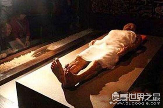 历史上的令妃是什么样的人,令妃尸身不腐照片的真相揭秘